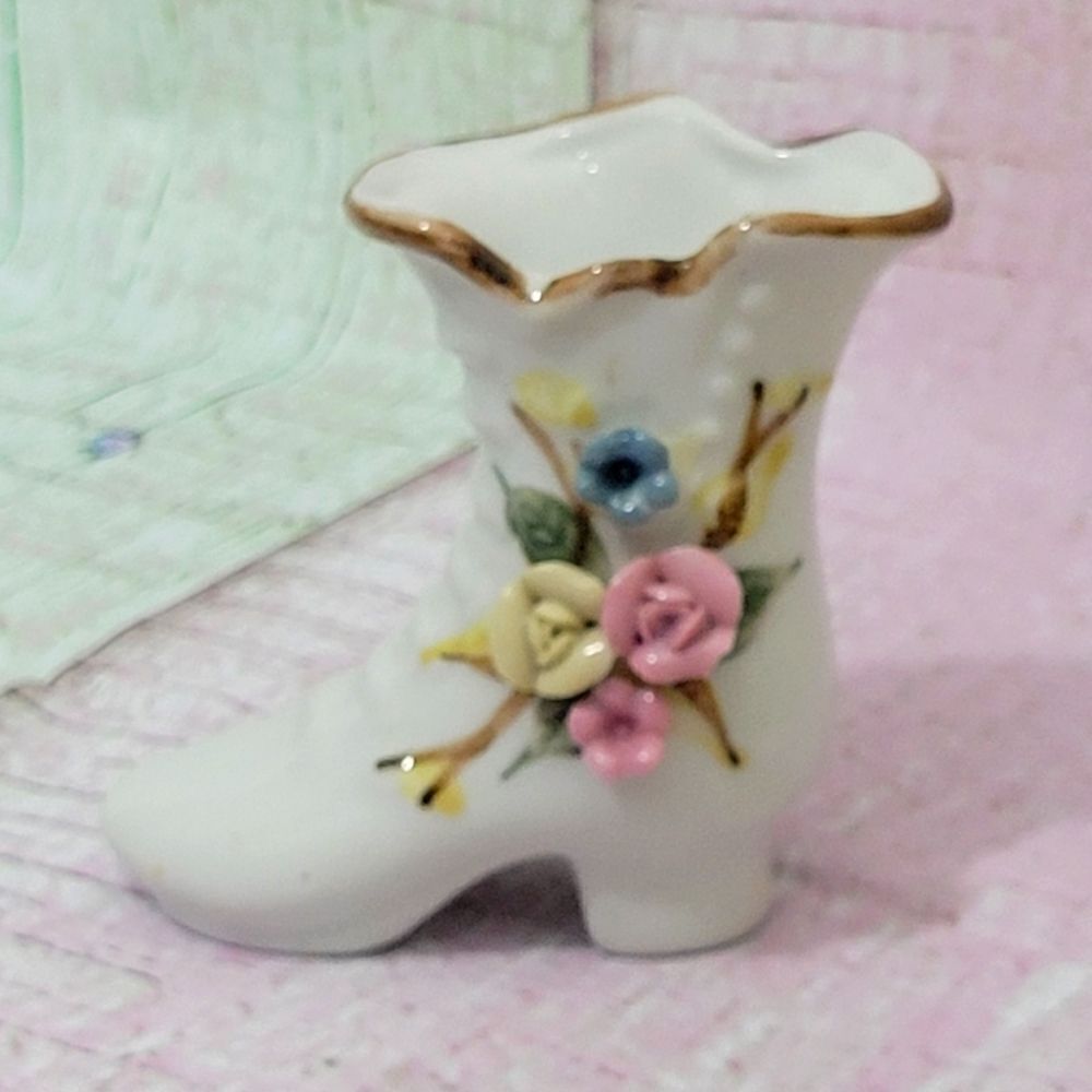 Vintage Porcelain Boot‎
